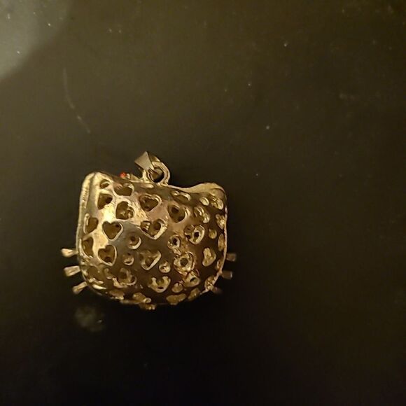 Hello Kitty Charm - Picture 2 of 4